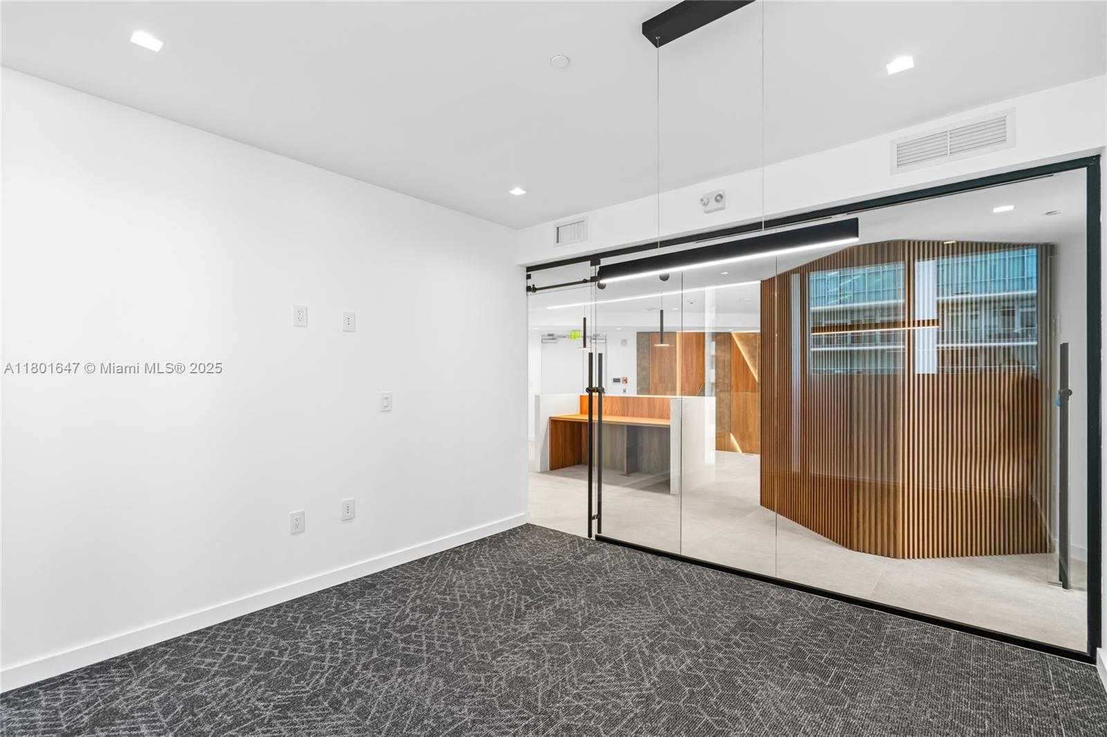 Small Image of 1300 BRICKELL BAY DR #CU6, Miami Number 82