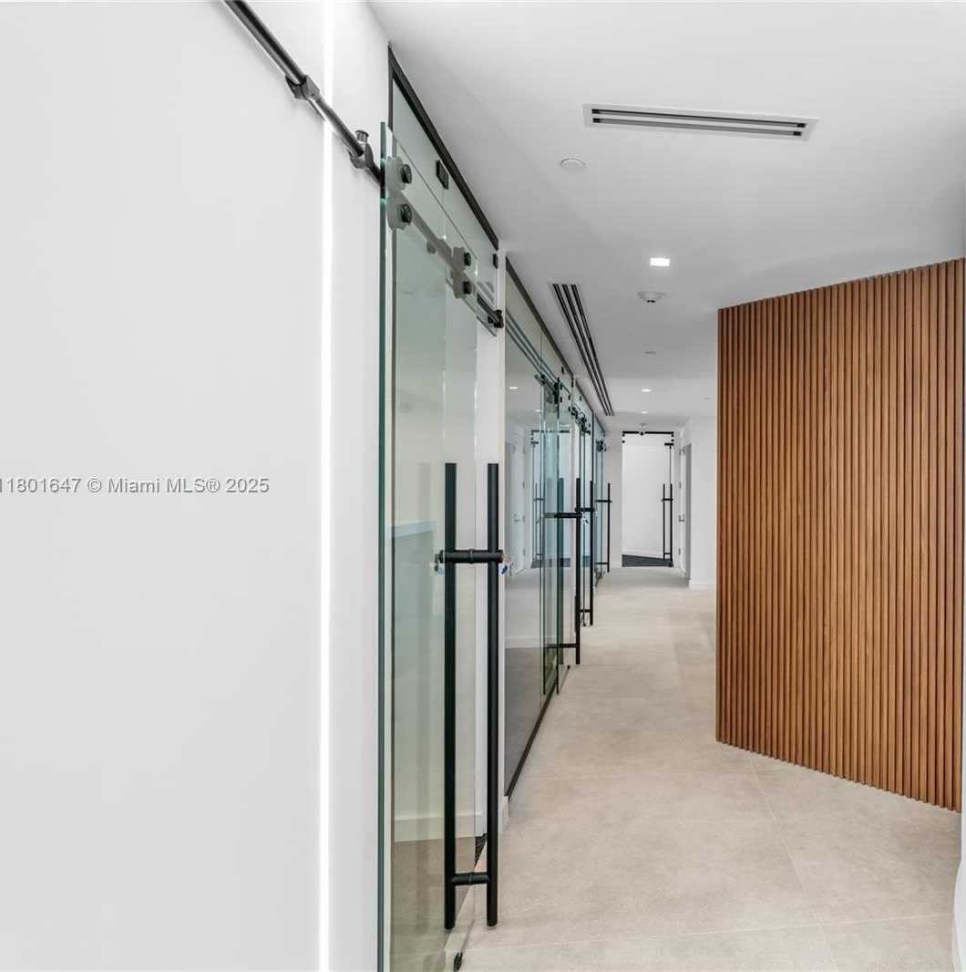Small Image of 1300 BRICKELL BAY DR #CU6, Miami Number 97