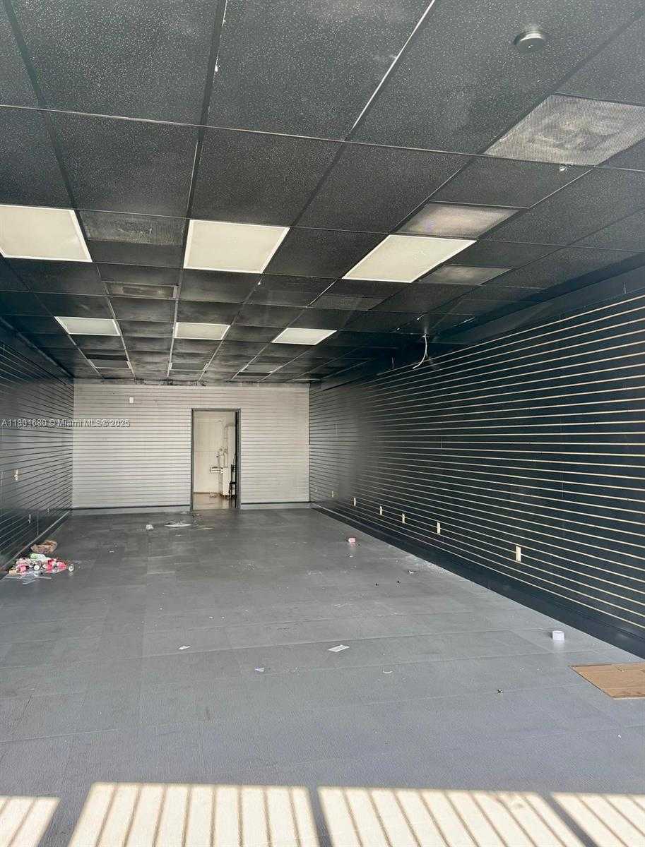 Small Image of 8833 BISCAYNE BLVD #8833, Miami Shores Number 5