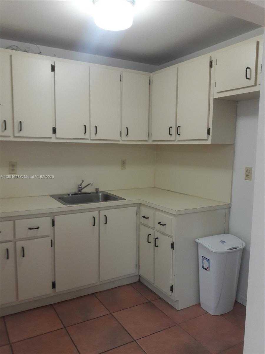 Small Image of 14250 SOUTH WEST 136TH ST #3, Miami Number 11