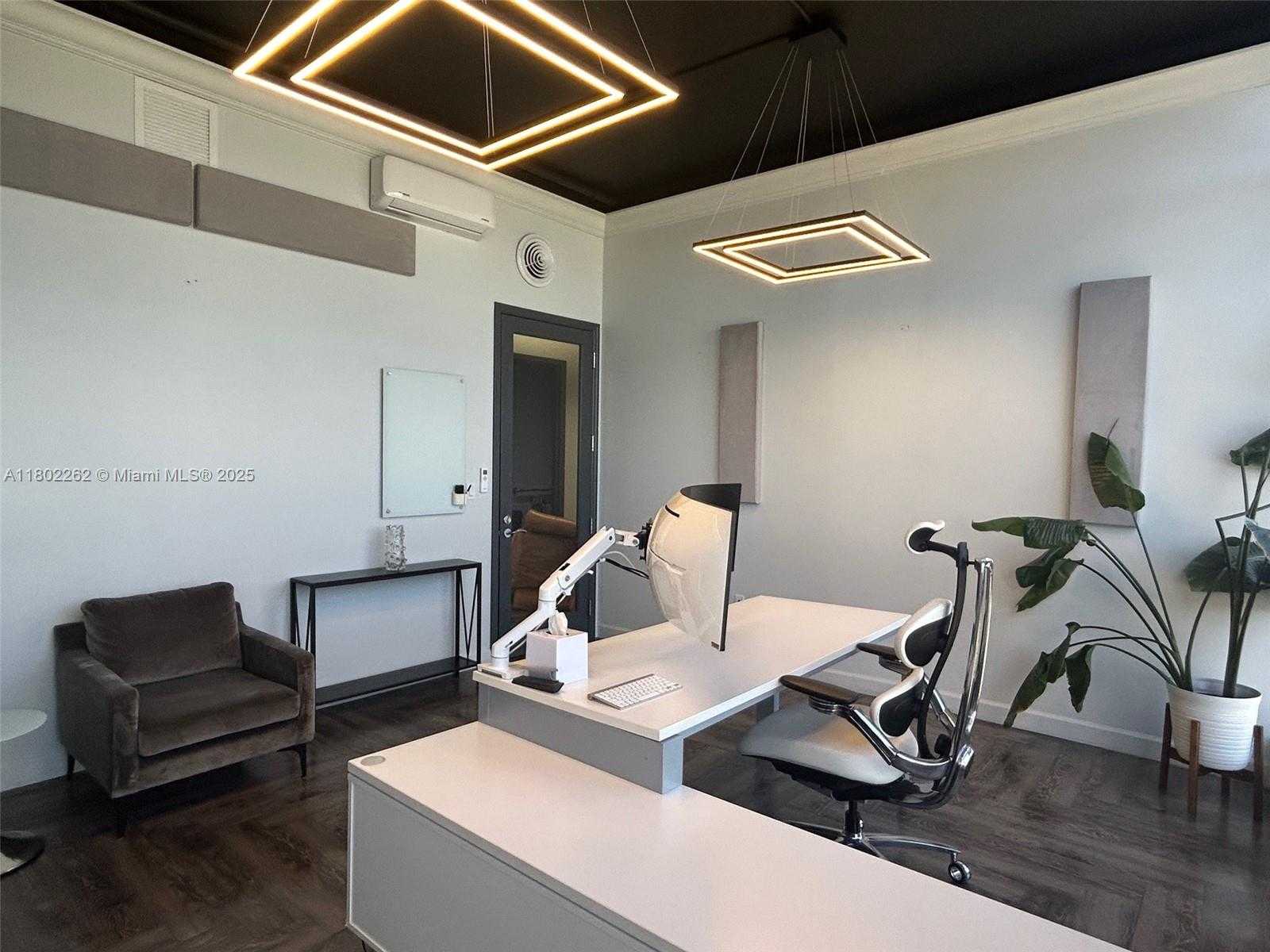 Small Image of 13499 BISCAYNE BLVD #Tower Suites 4 & 5, North Miami Number 15