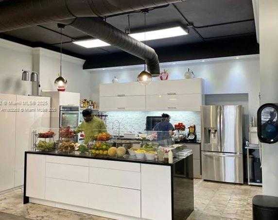 Small Image of 13499 BISCAYNE BLVD #Tower Suites 4 & 5, North Miami Number 6