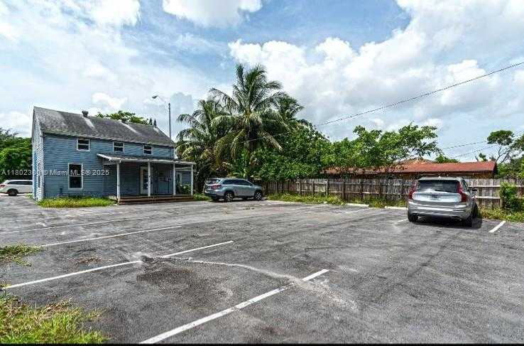 Small Image of 220 SOUTH WEST 16TH ST, Dania Beach Number 13