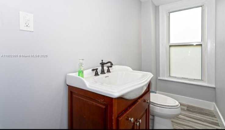 Small Image of 220 SOUTH WEST 16TH ST, Dania Beach Number 8