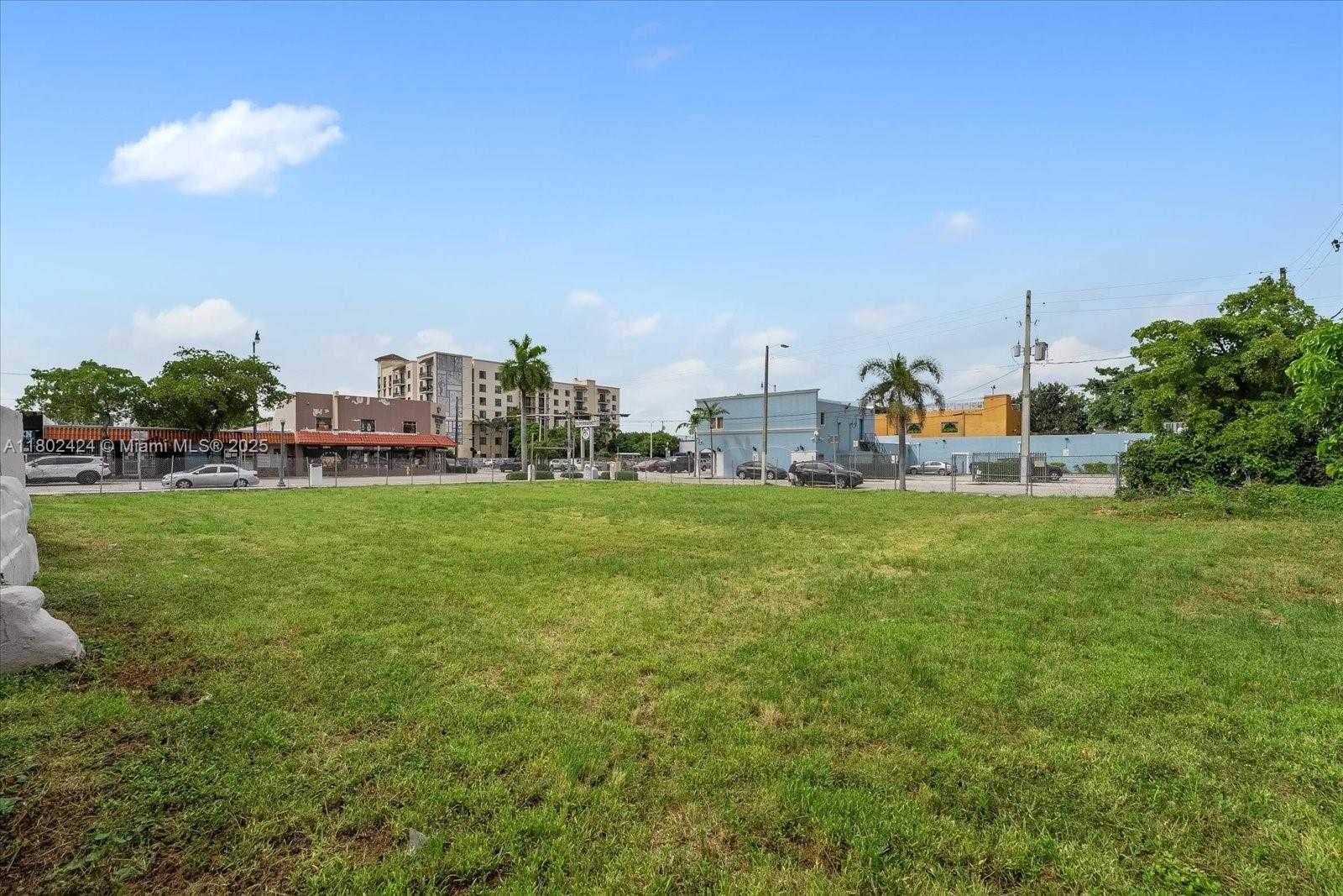 Small Image of 471 SOUTH WEST 8TH ST & 5TH AV, Miami Number 10