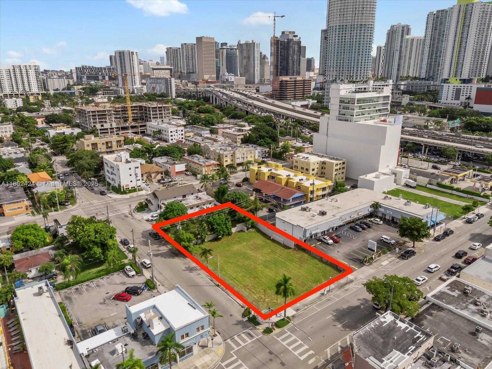 Small Image of 471 SOUTH WEST 8TH ST & 5TH AV, Miami Number 7