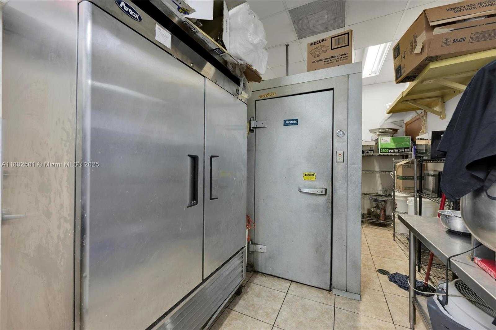 Small Image of 3942 PEMBROKE RD, Hollywood Number 14
