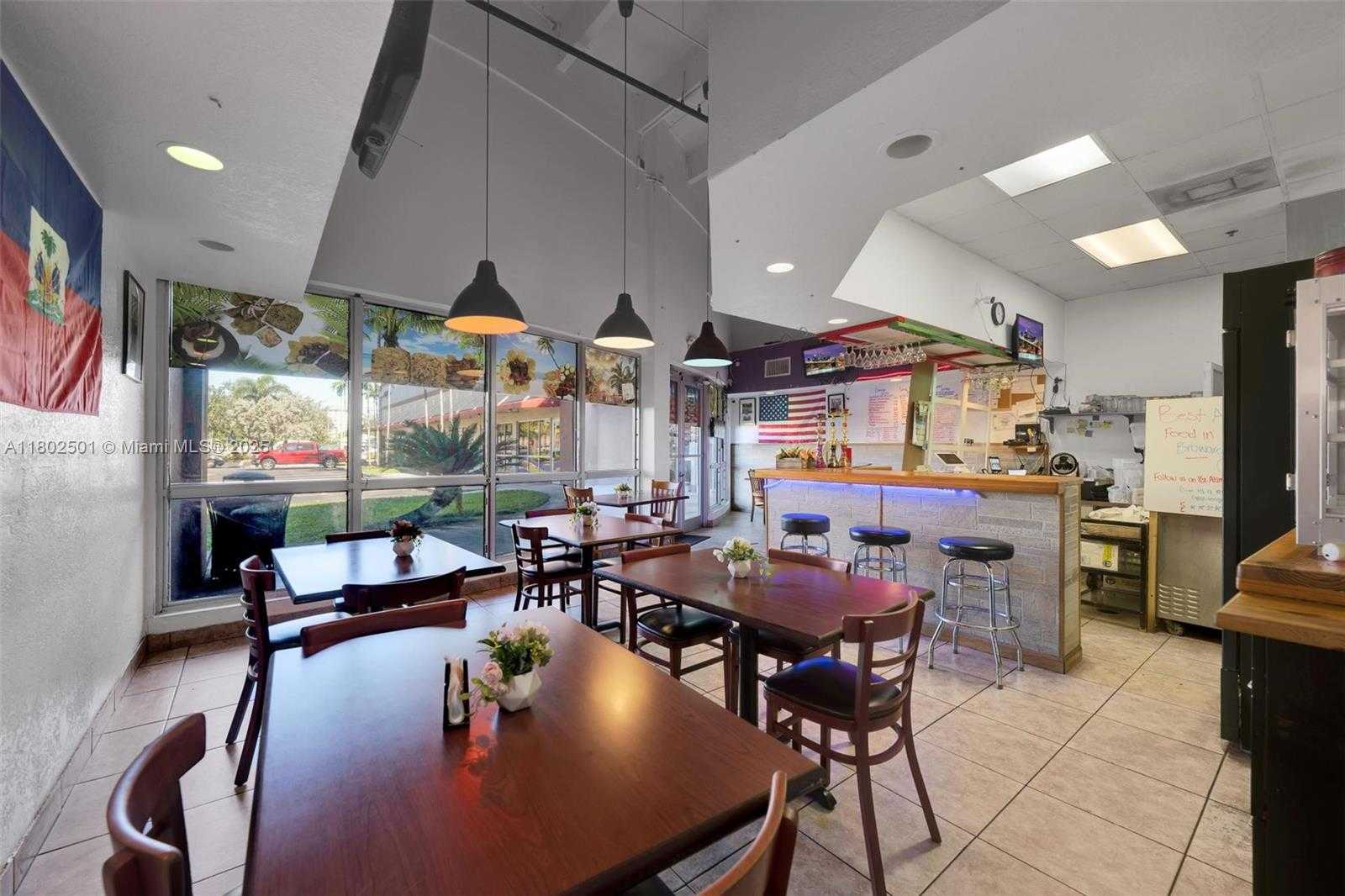 Small Image of 3942 PEMBROKE RD, Hollywood Number 8