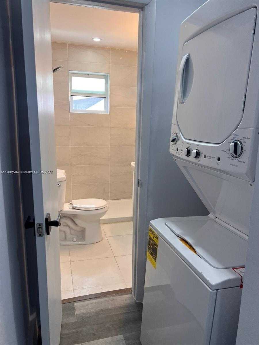 Small Image of 852 SOUTH WEST 13TH AVE, Miami Number 12