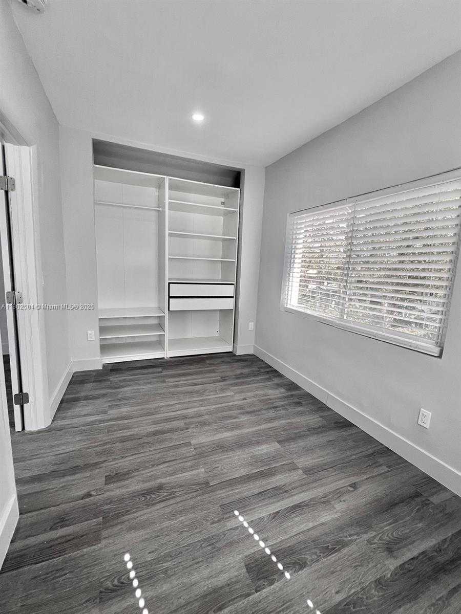 Small Image of 852 SOUTH WEST 13TH AVE, Miami Number 23