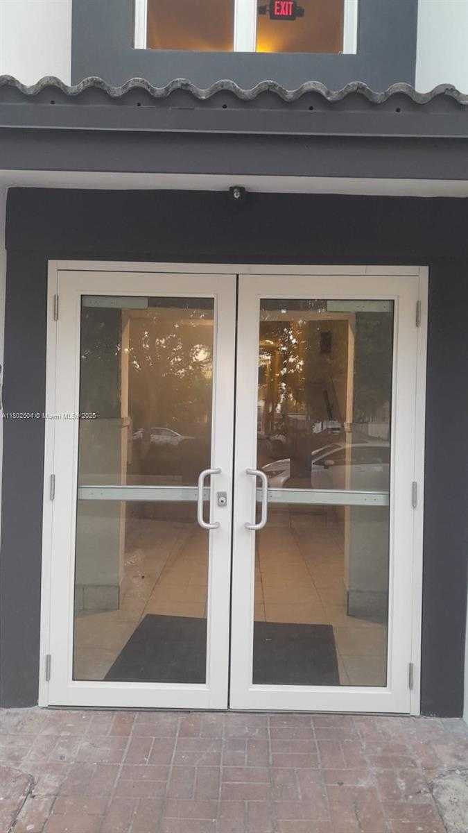 Small Image of 852 SOUTH WEST 13TH AVE, Miami Number 5