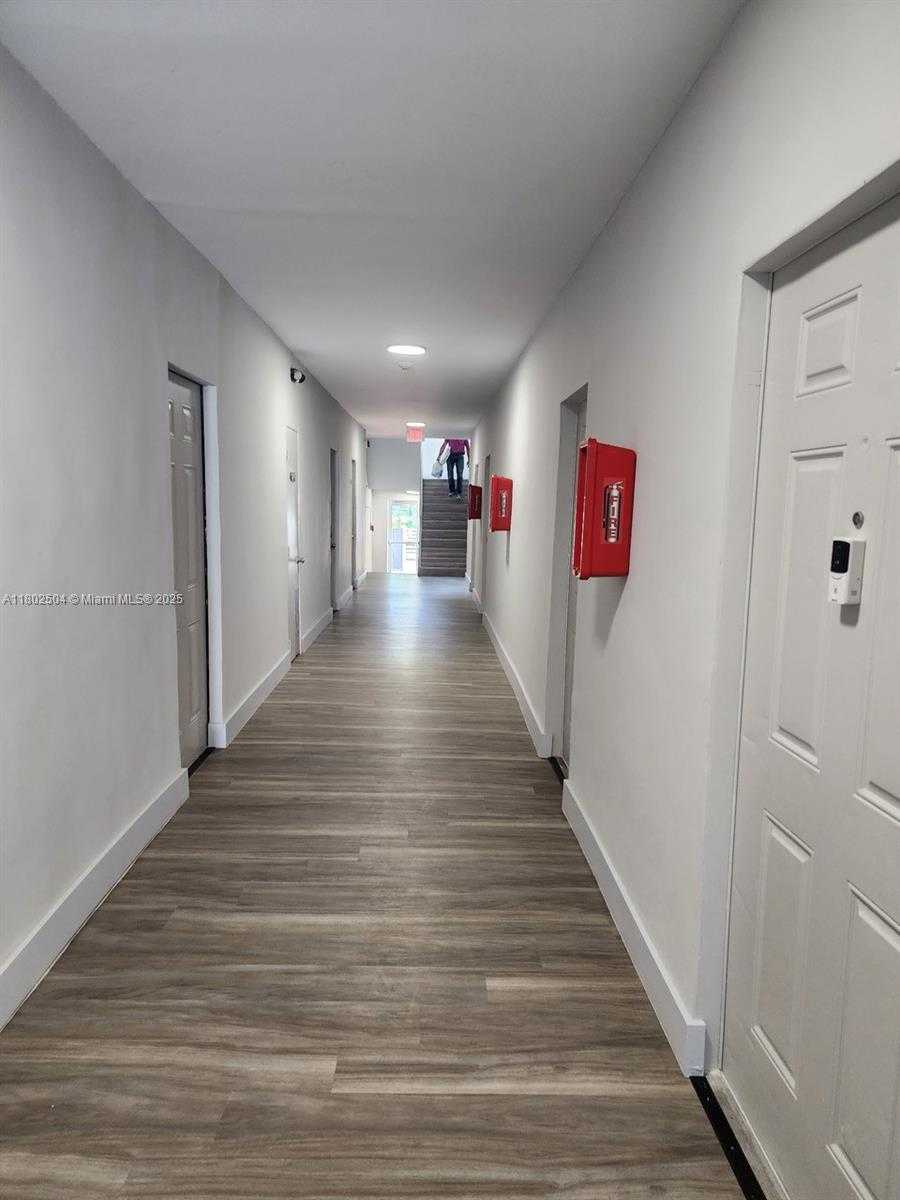 Small Image of 852 SOUTH WEST 13TH AVE, Miami Number 6