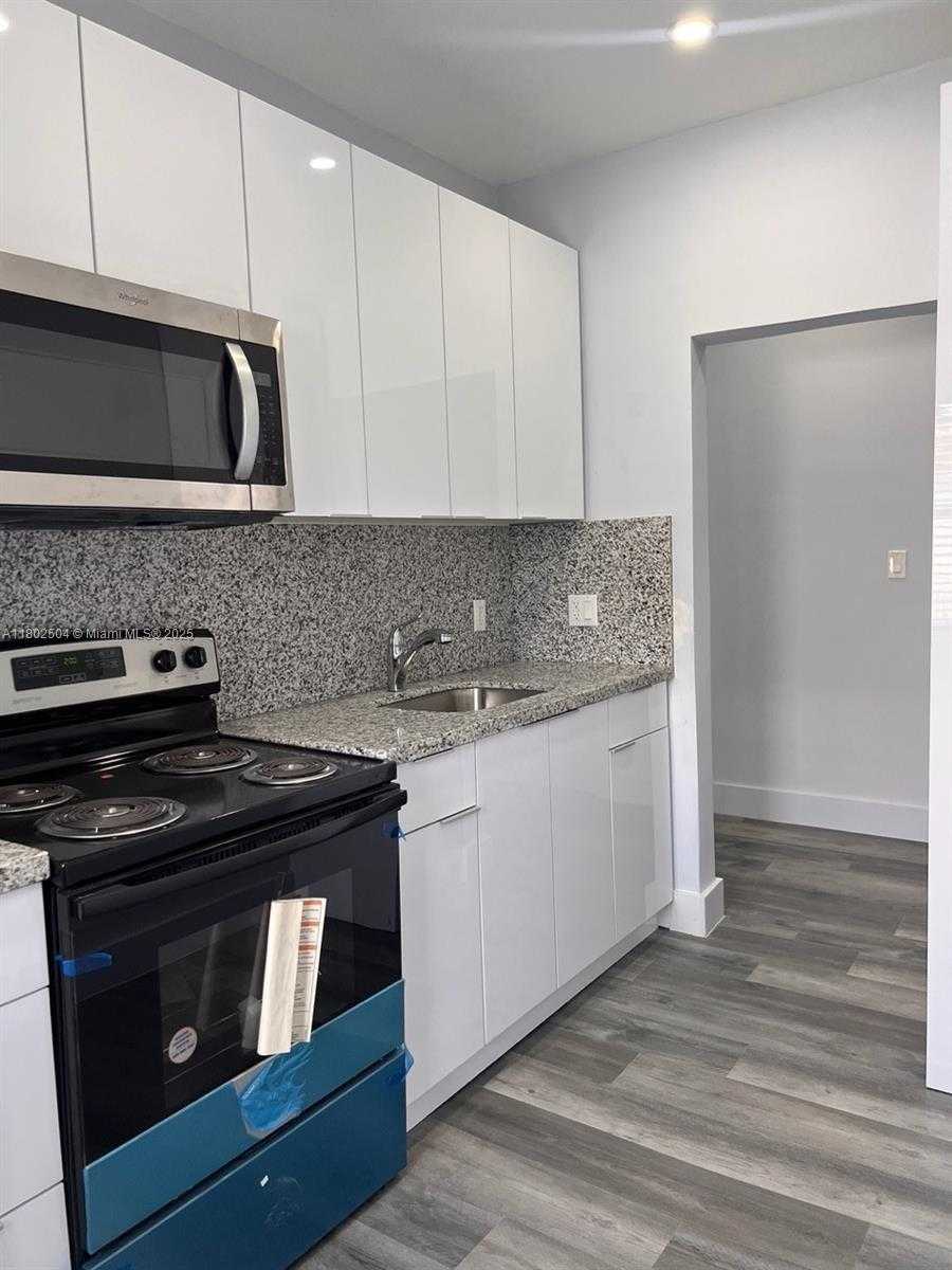 Small Image of 852 SOUTH WEST 13TH AVE, Miami Number 7