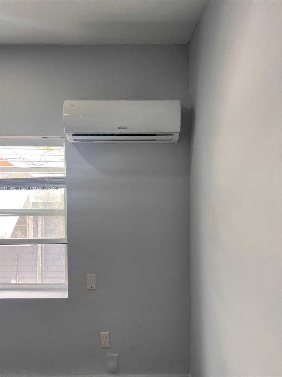 Small Image of 852 SOUTH WEST 13TH AVE, Miami Number 9