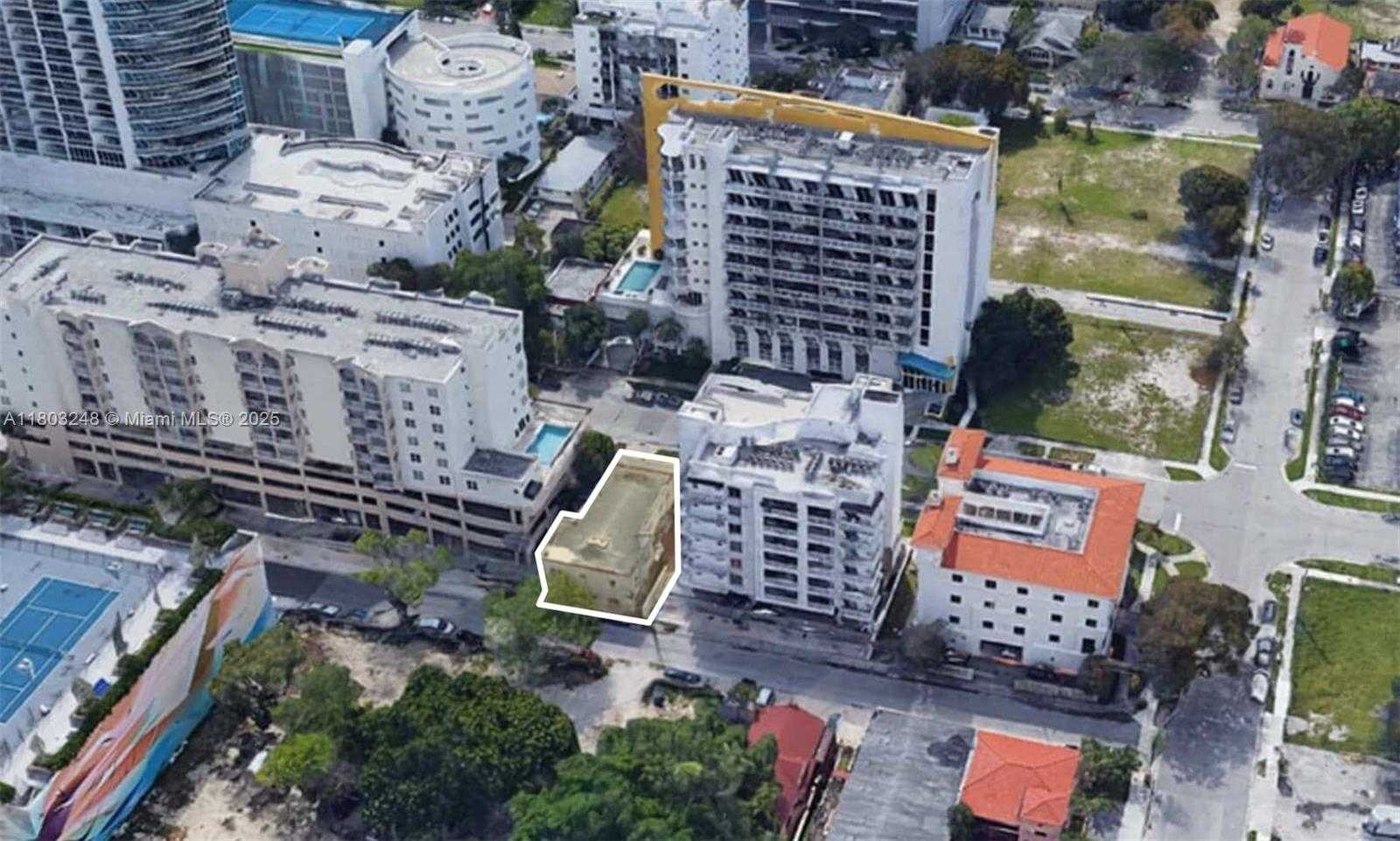 Small Image of 437 NORTH EAST 30TH ST, Miami Number 2