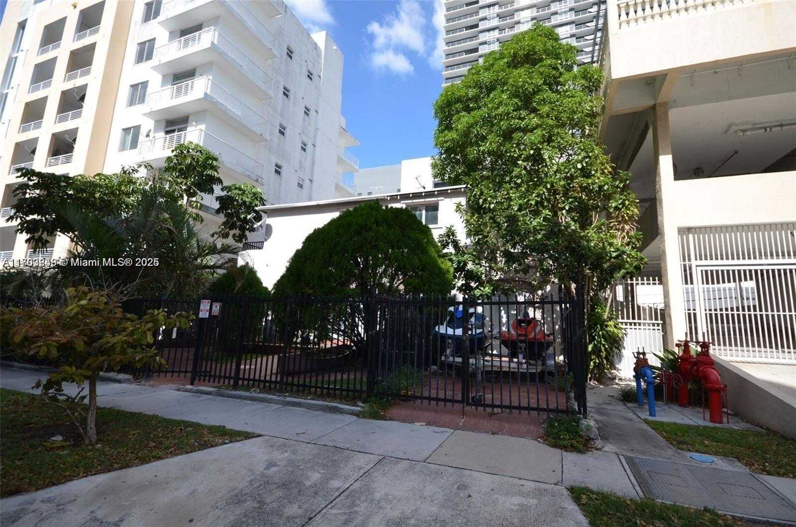 Small Image of 437 NORTH EAST 30TH ST, Miami Number 5