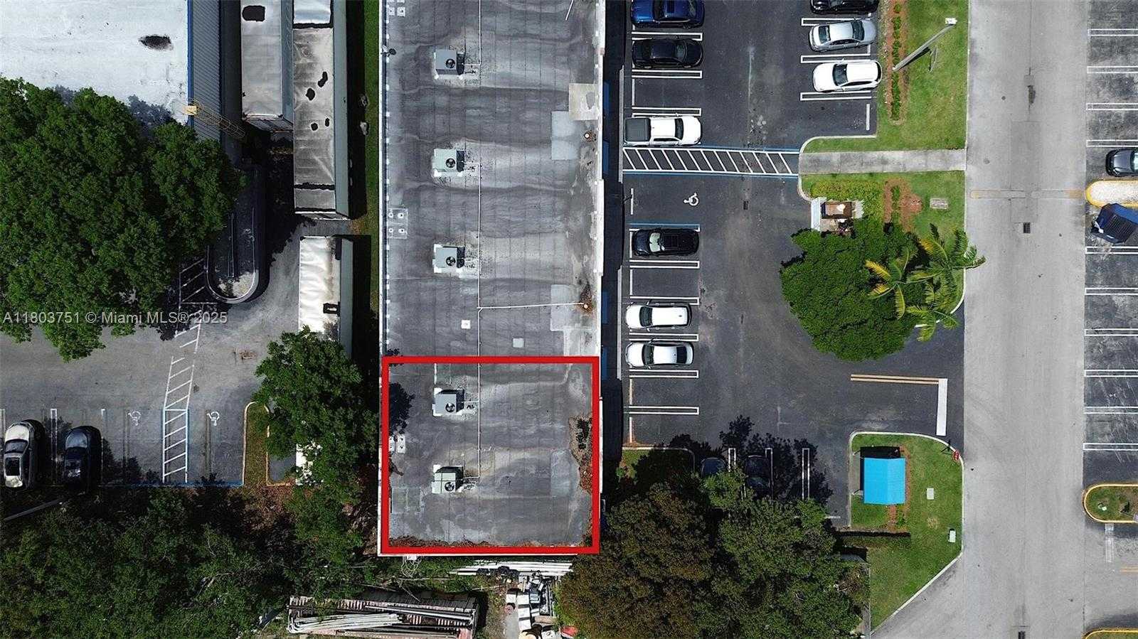 Small Image of 2400 NORTH WEST 87TH PL #2400-2402, Doral Number 12
