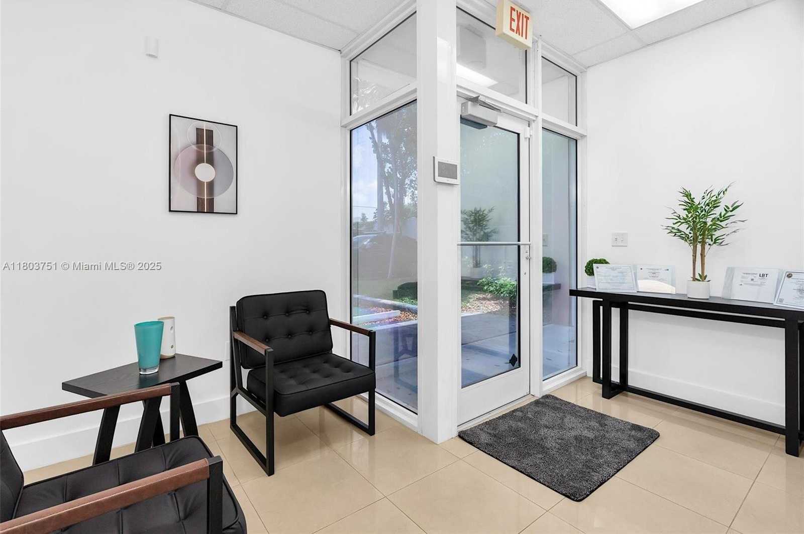 Small Image of 2400 NORTH WEST 87TH PL #2400-2402, Doral Number 14