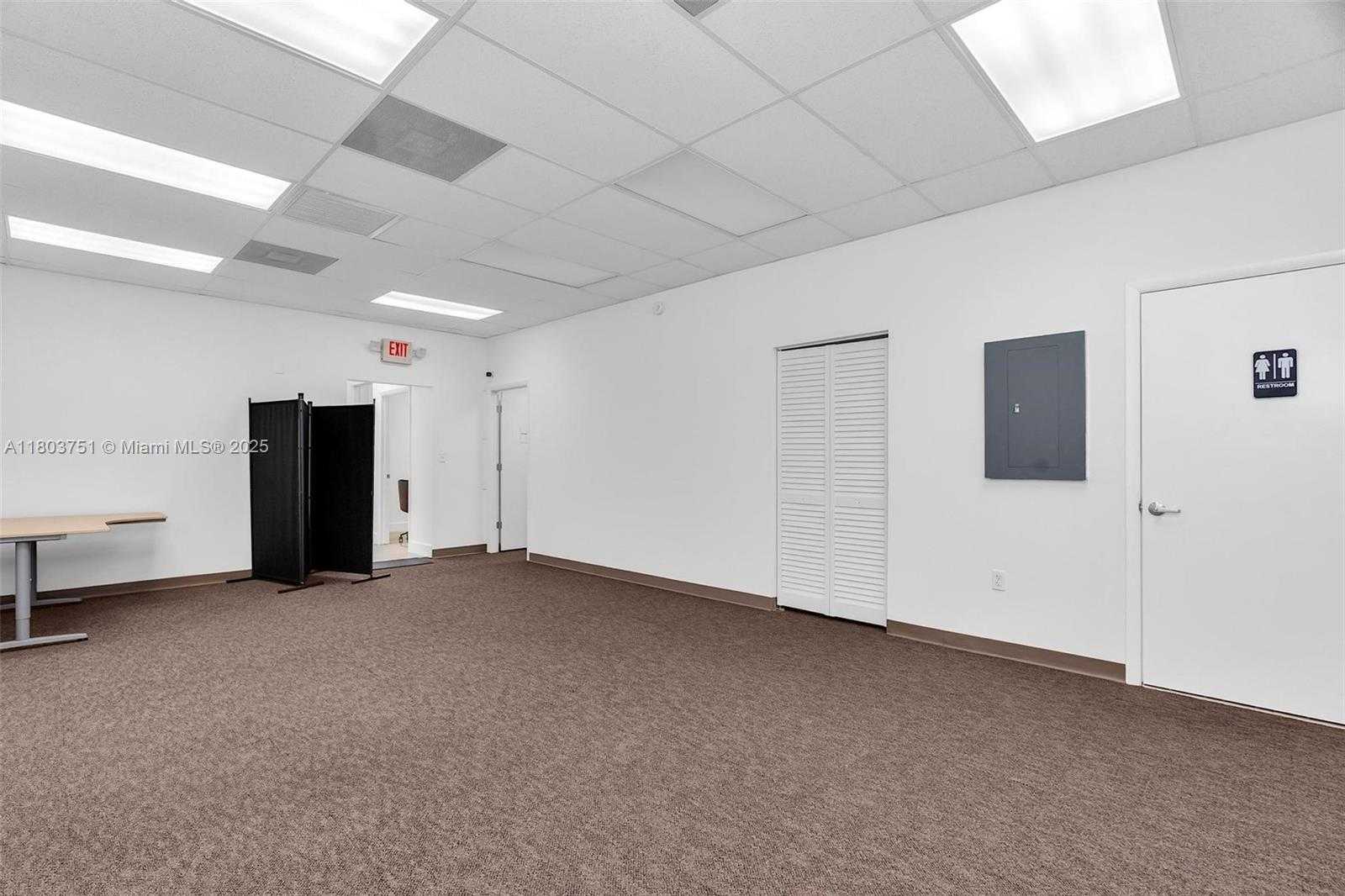 Small Image of 2400 NORTH WEST 87TH PL #2400-2402, Doral Number 17