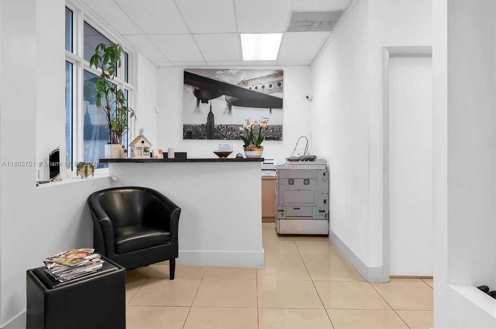 Small Image of 2400 NORTH WEST 87TH PL #2400-2402, Doral Number 19
