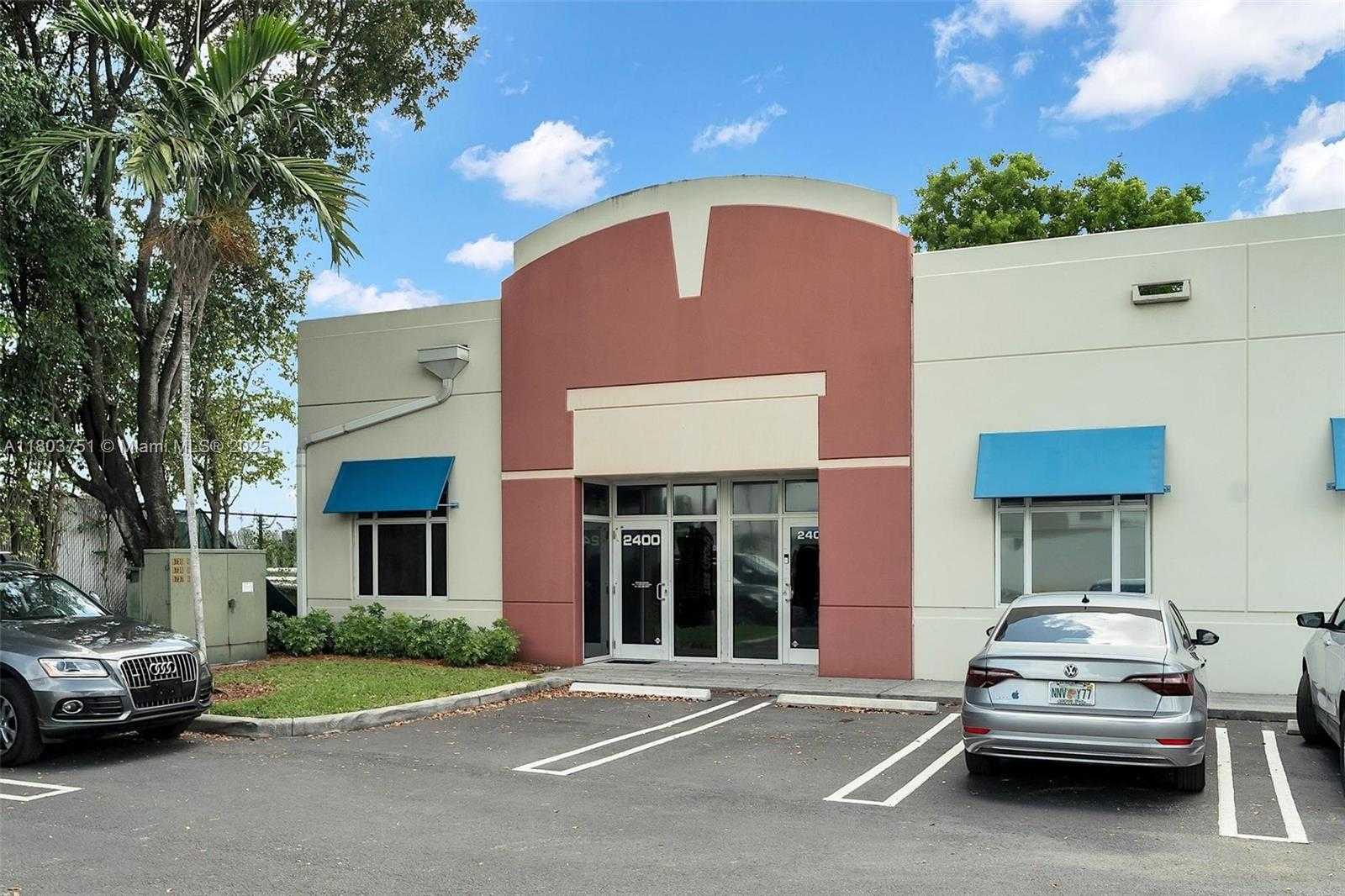 Small Image of 2400 NORTH WEST 87TH PL #2400-2402, Doral Number 2