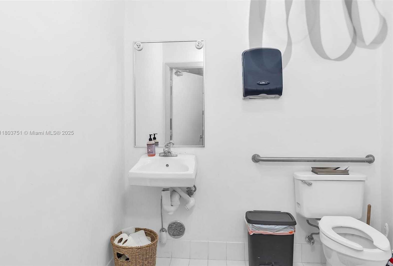 Small Image of 2400 NORTH WEST 87TH PL #2400-2402, Doral Number 22