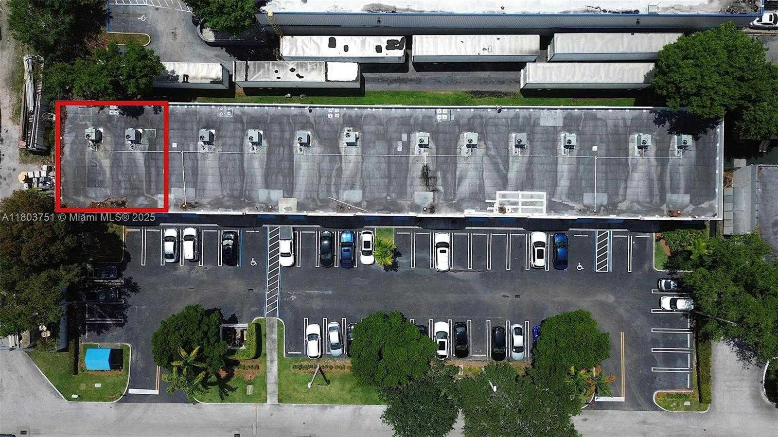 Small Image of 2400 NORTH WEST 87TH PL #2400-2402, Doral Number 23