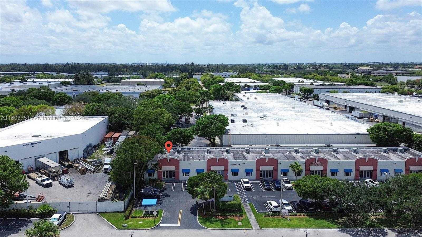 Small Image of 2400 NORTH WEST 87TH PL #2400-2402, Doral Number 7