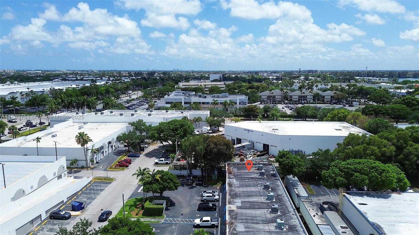 Small Image of 2400 NORTH WEST 87TH PL #2400-2402, Doral Number 8