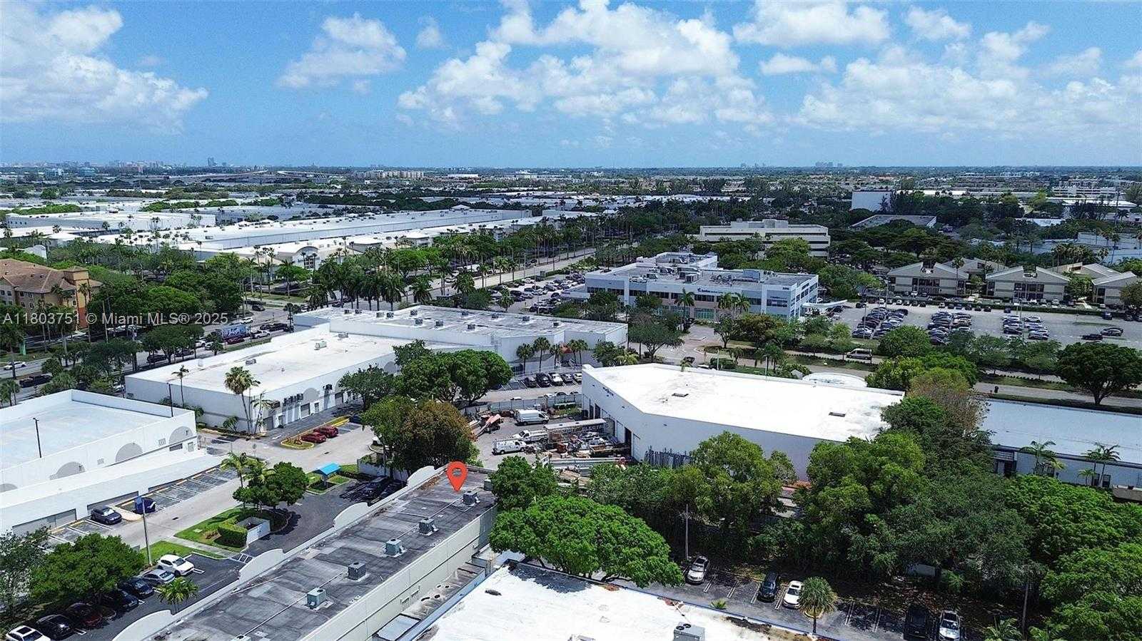 Small Image of 2400 NORTH WEST 87TH PL #2400-2402, Doral Number 9