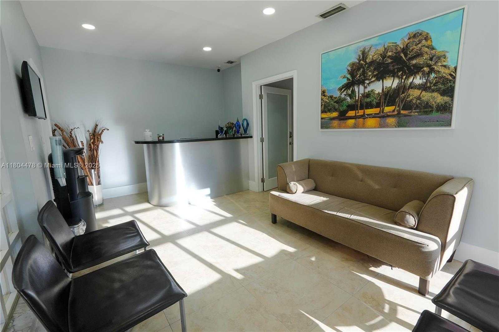 Small Image of 8125 SOUTH WEST 120TH ST, Pinecrest Number 10