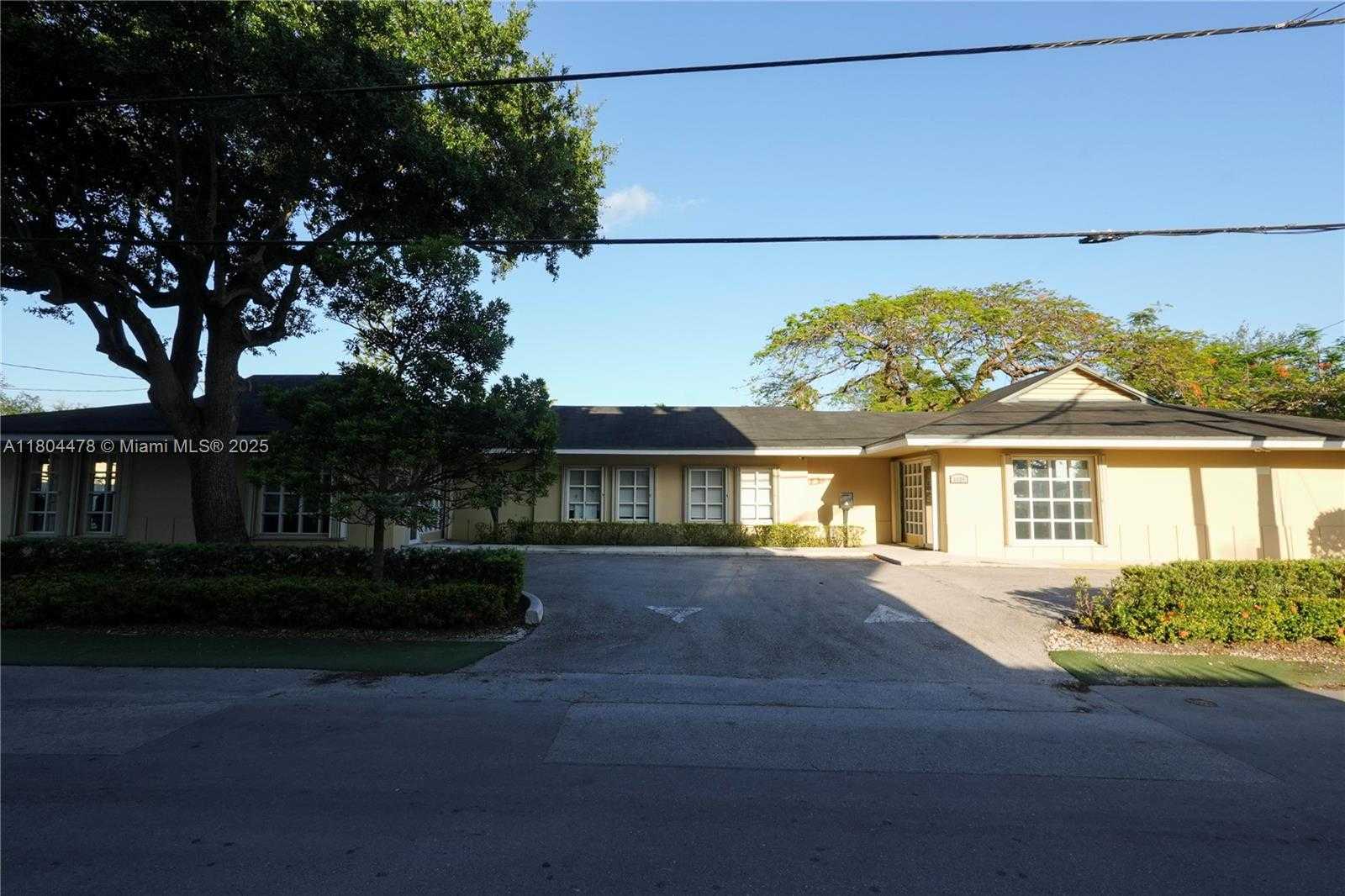 Small Image of 8125 SOUTH WEST 120TH ST, Pinecrest Number 3
