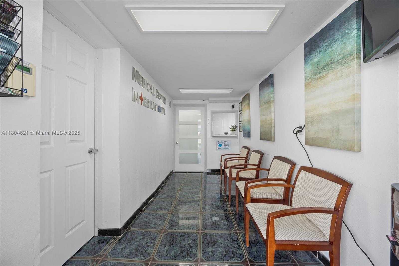 Small Image of 401 EAST OAKLAND PARK BLVD, Oakland Park Number 4