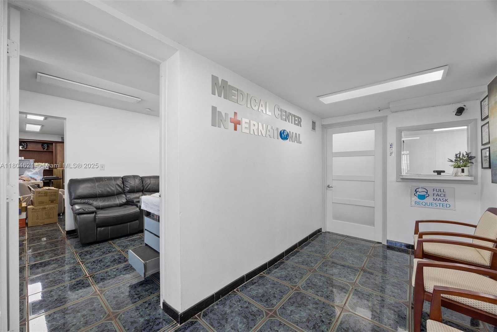 Small Image of 401 EAST OAKLAND PARK BLVD, Oakland Park Number 5