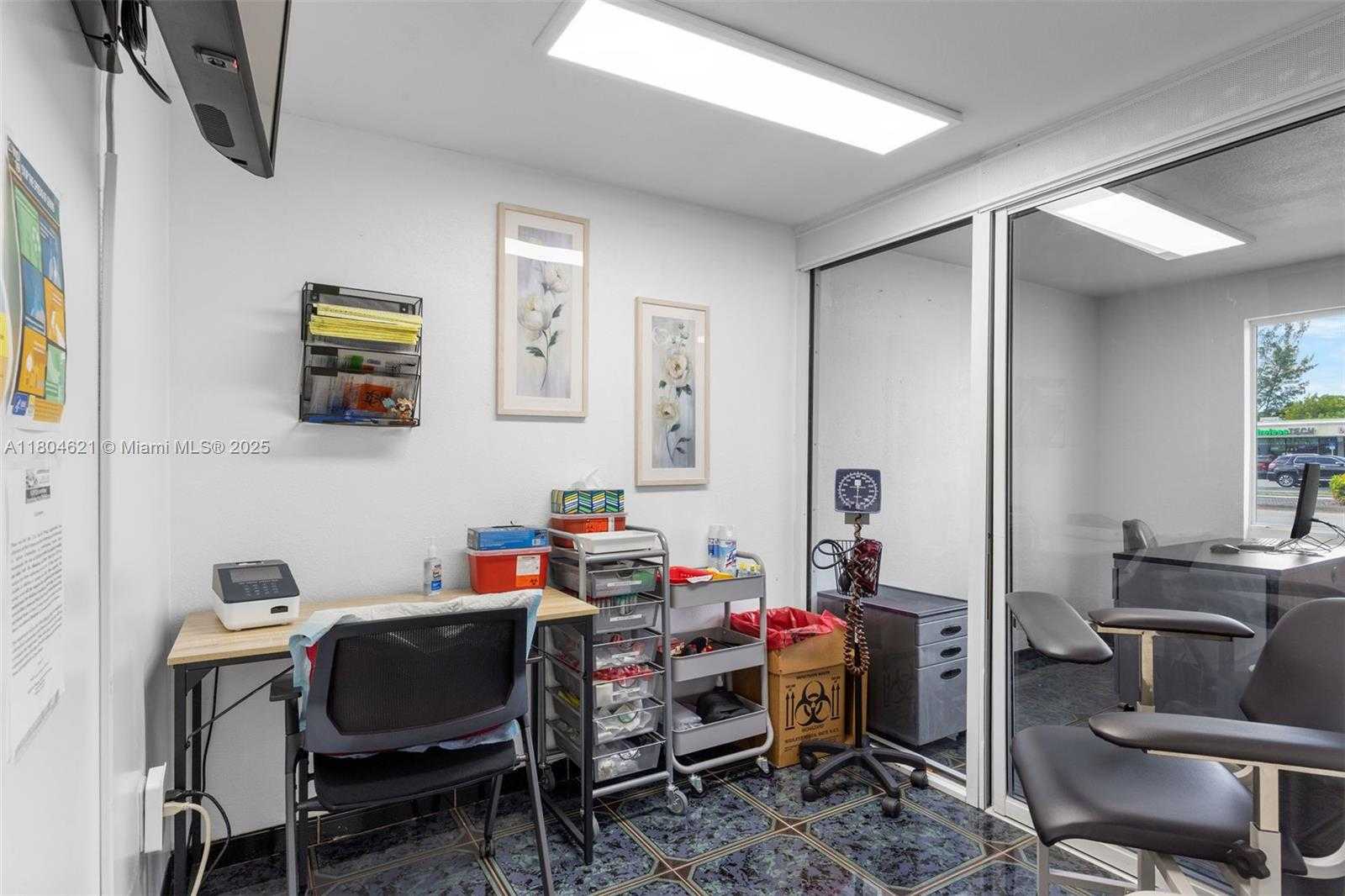 Small Image of 401 EAST OAKLAND PARK BLVD, Oakland Park Number 8