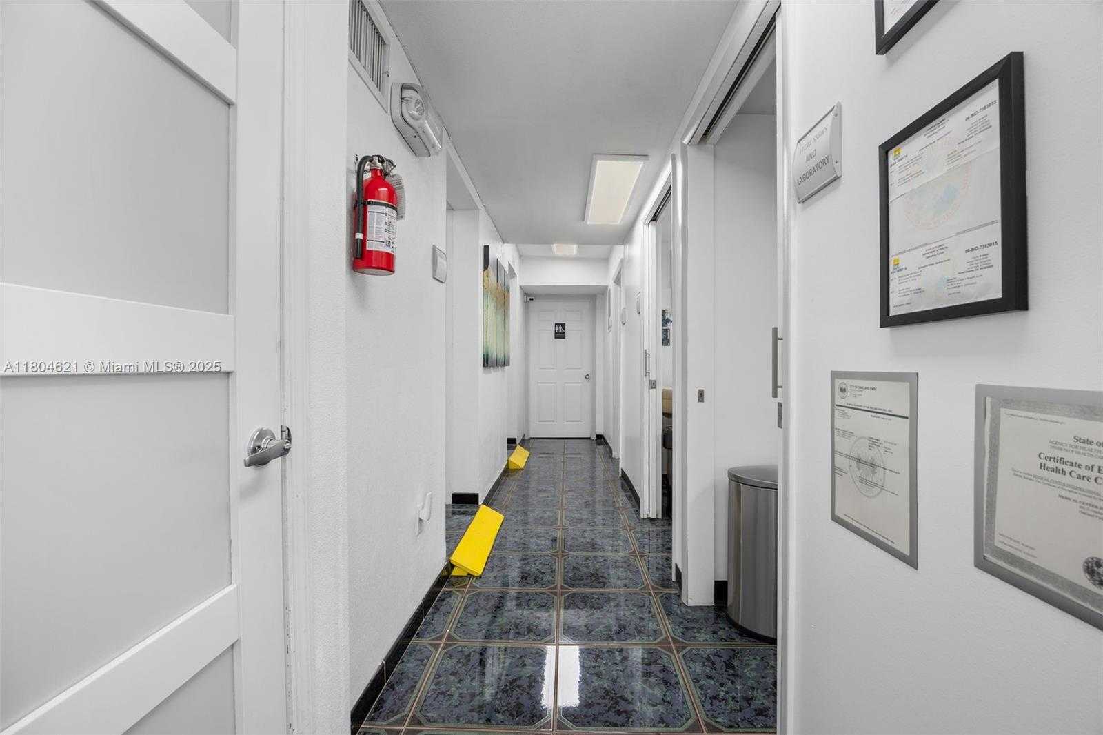 Small Image of 401 EAST OAKLAND PARK BLVD, Oakland Park Number 9
