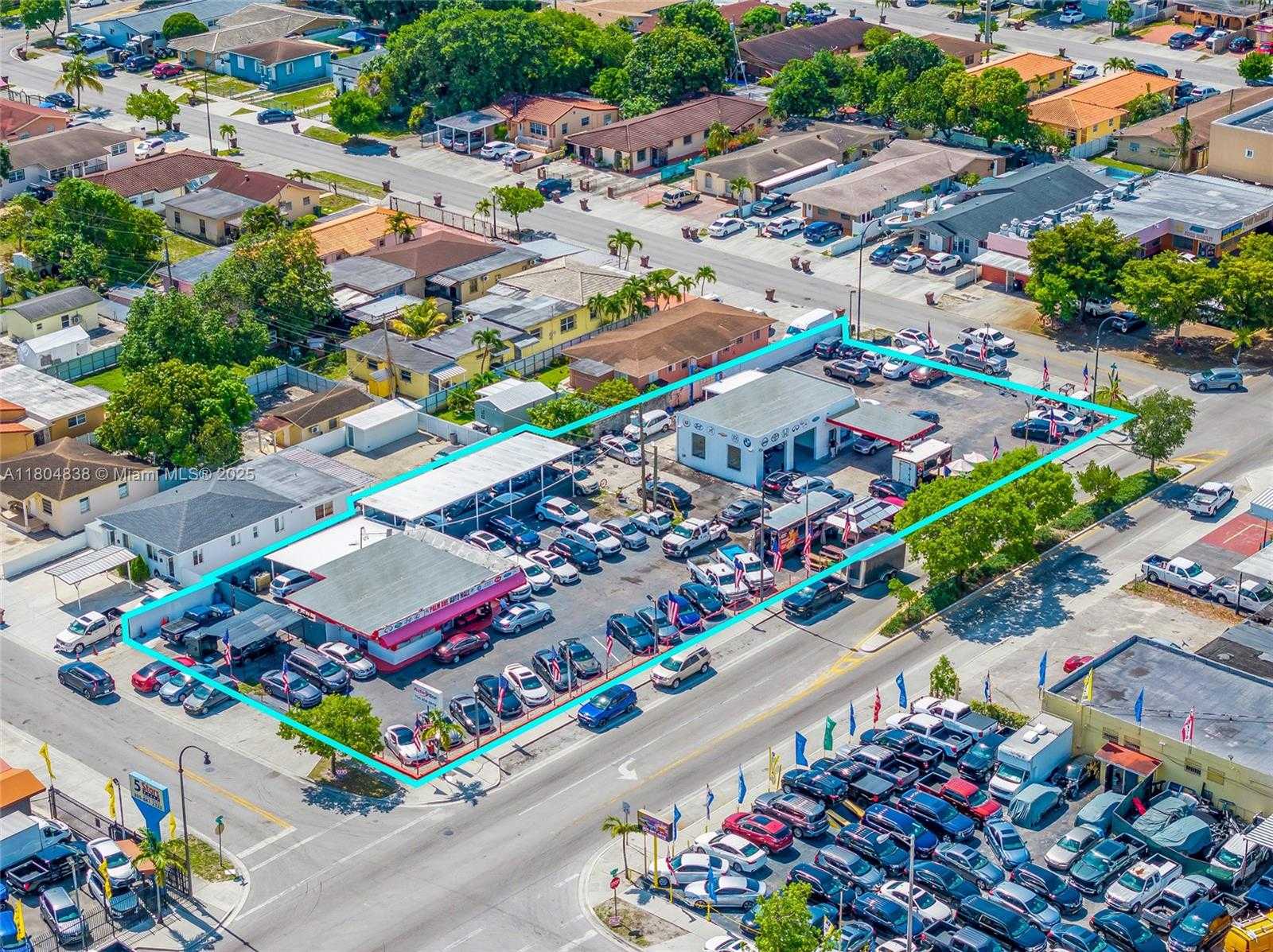 Small Image of 1475 PALM AVE, Hialeah Number 3