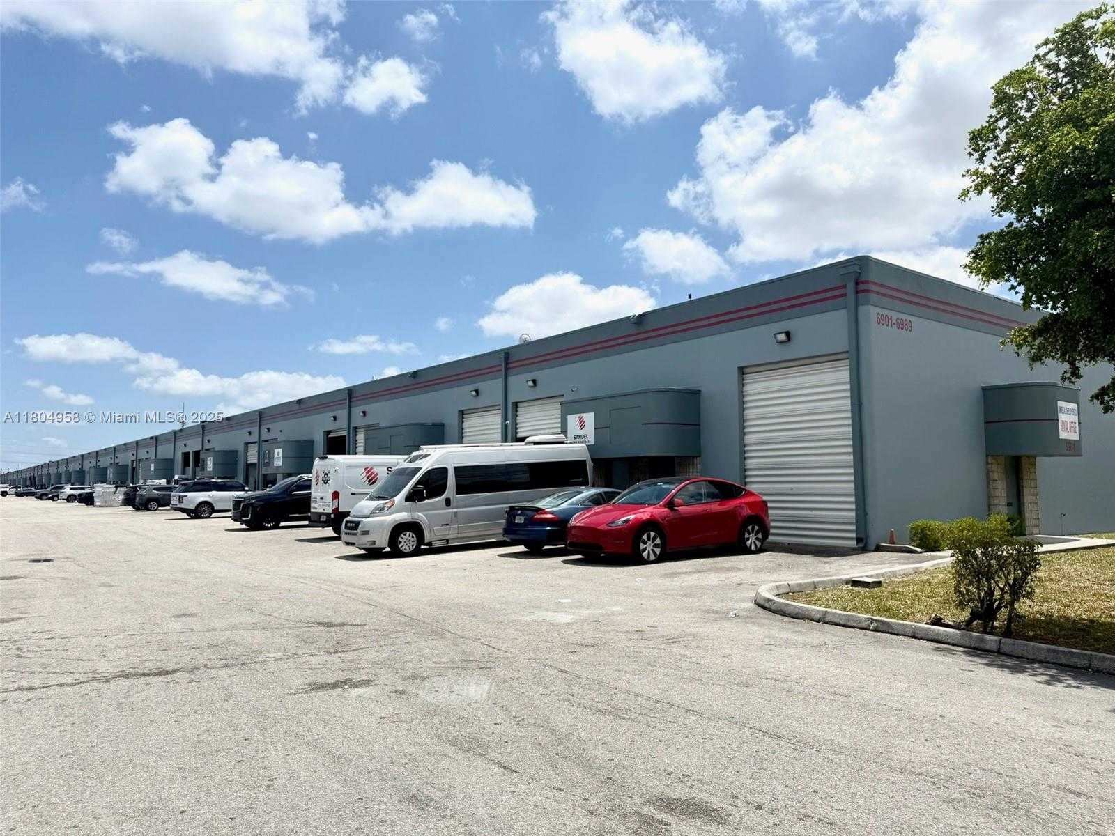 Small Image of 6995 #45, Miami Number 11