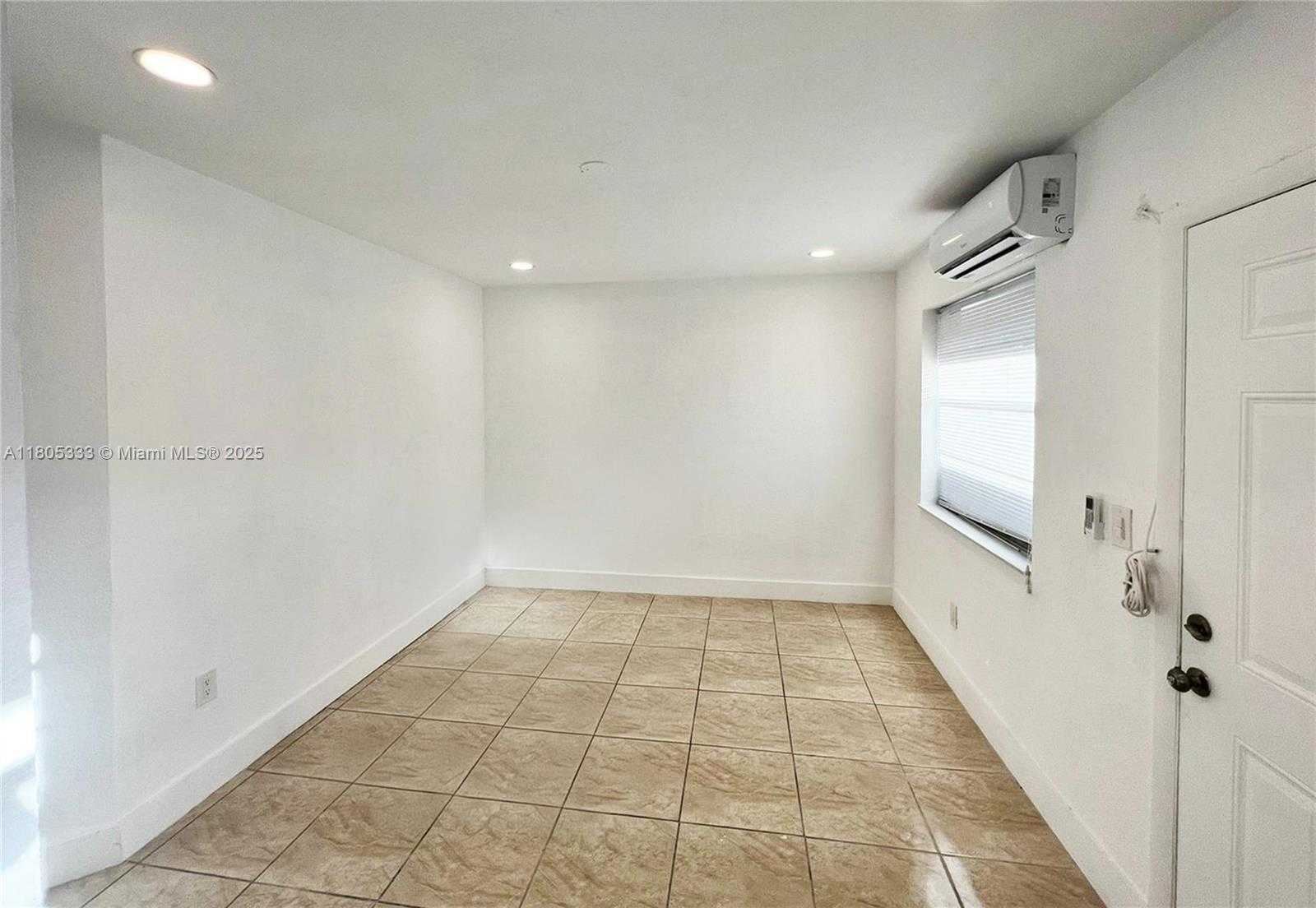 Small Image of 1265 SHARAZAD BLVD, Opa-Locka Number 9