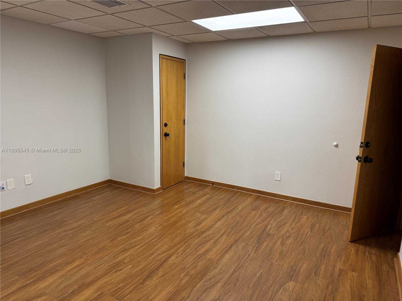 Small Image of 13275 SOUTH WEST 124TH ST, Miami Number 11