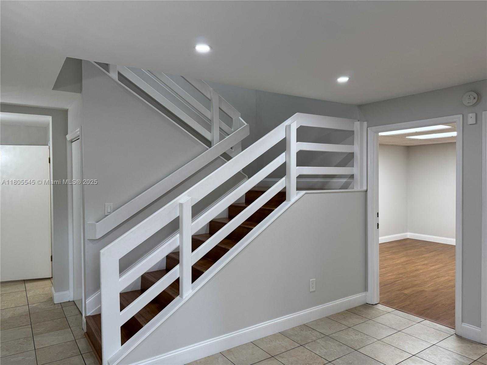 Small Image of 13275 SOUTH WEST 124TH ST, Miami Number 2