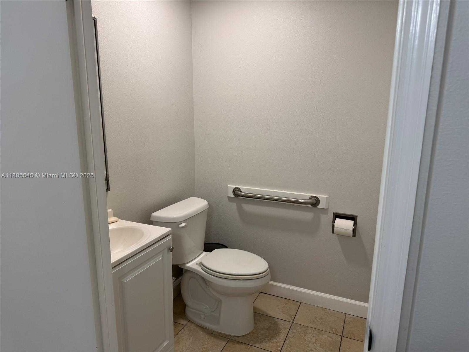 Small Image of 13275 SOUTH WEST 124TH ST, Miami Number 3