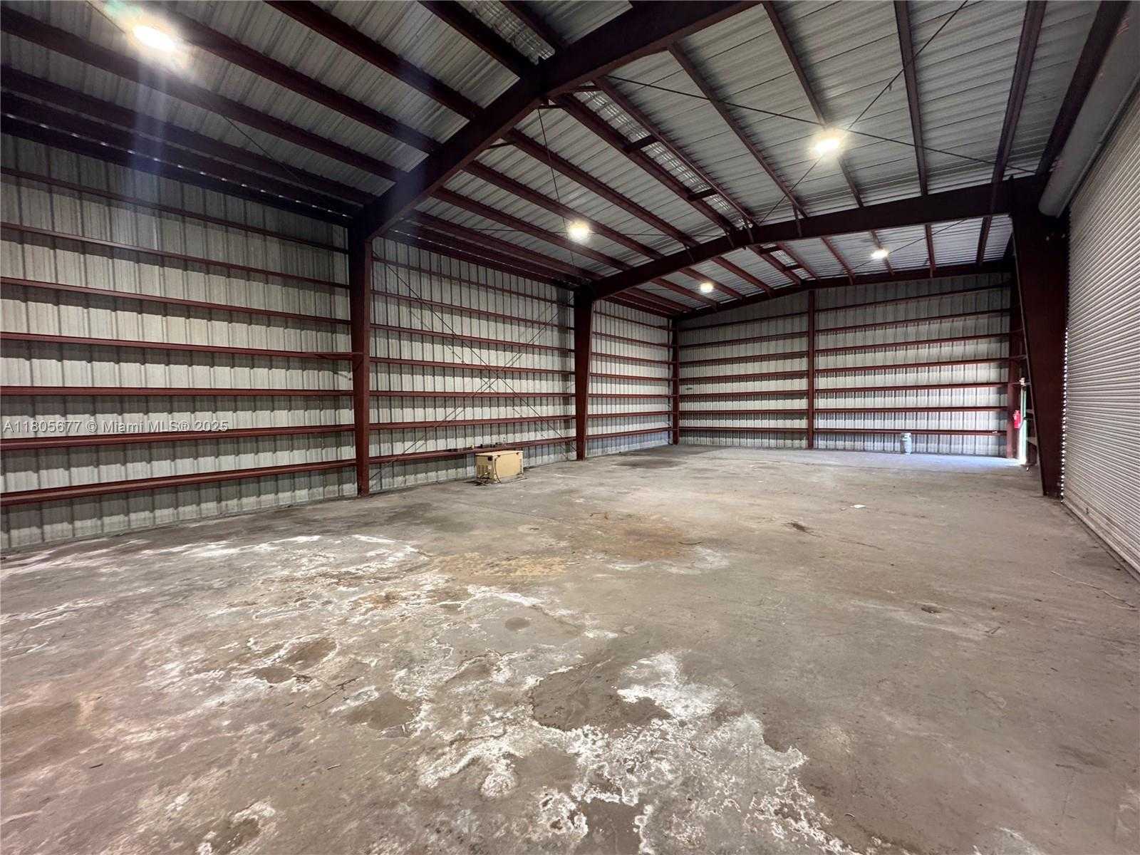 Small Image of 4701 OAKES RD, Davie Number 6