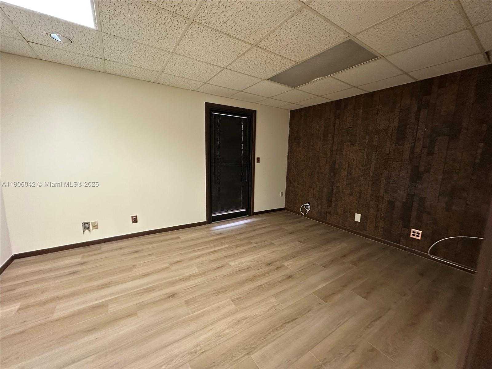Small Image of 3816 HOLLYWOOD BLVD #204, Hollywood Number 10