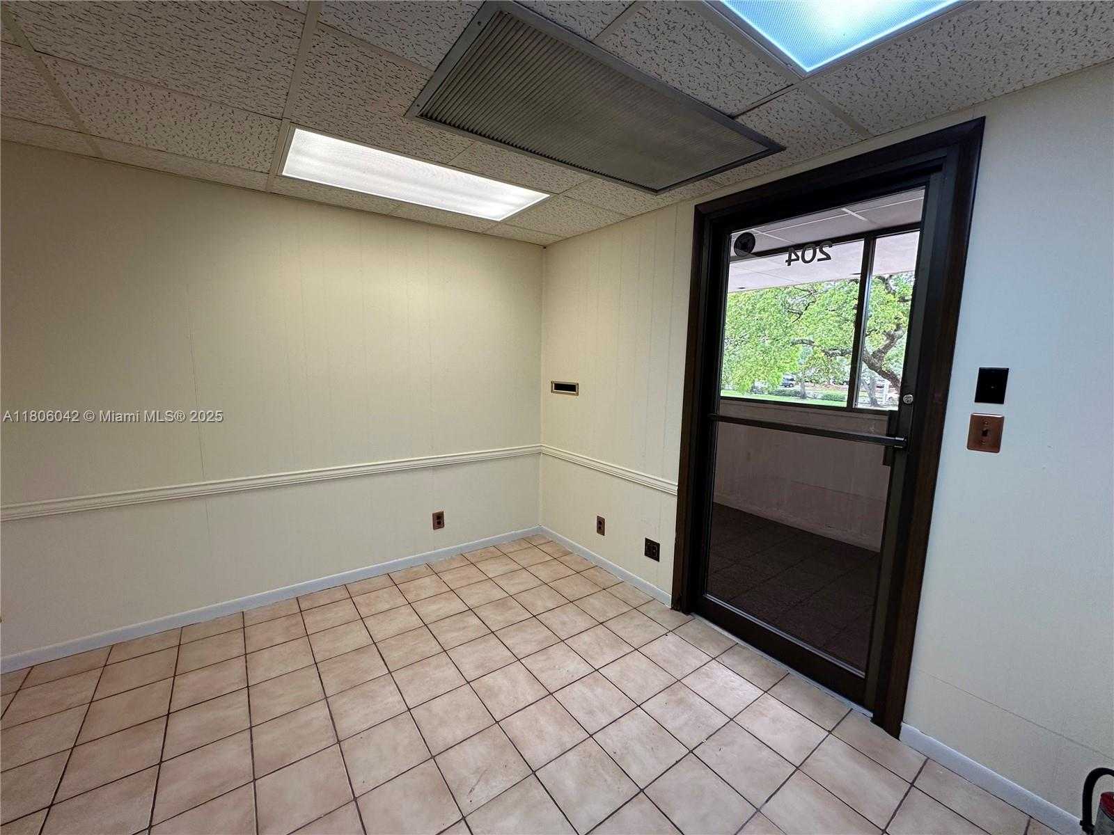 Small Image of 3816 HOLLYWOOD BLVD #204, Hollywood Number 2