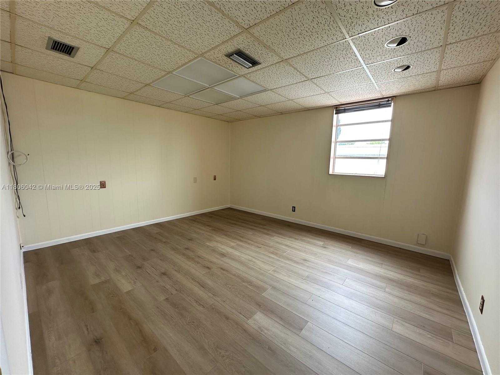 Small Image of 3816 HOLLYWOOD BLVD #204, Hollywood Number 9
