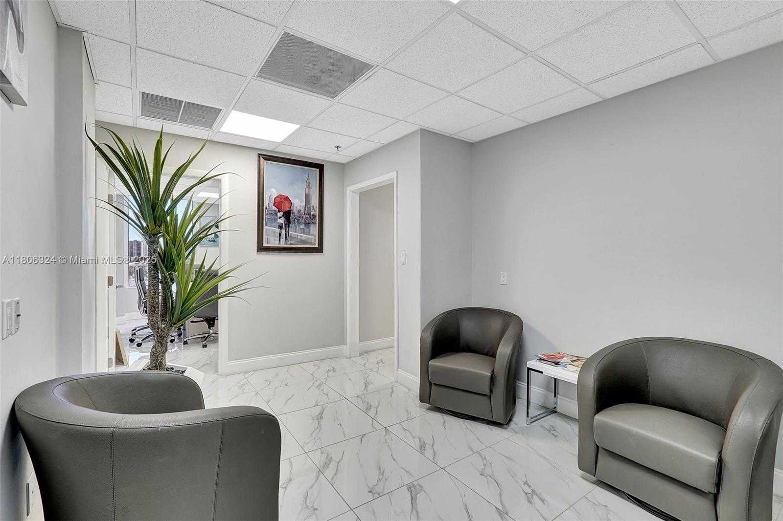 Small Image of 12550 BISCAYNE BLVD #702, North Miami Number 16
