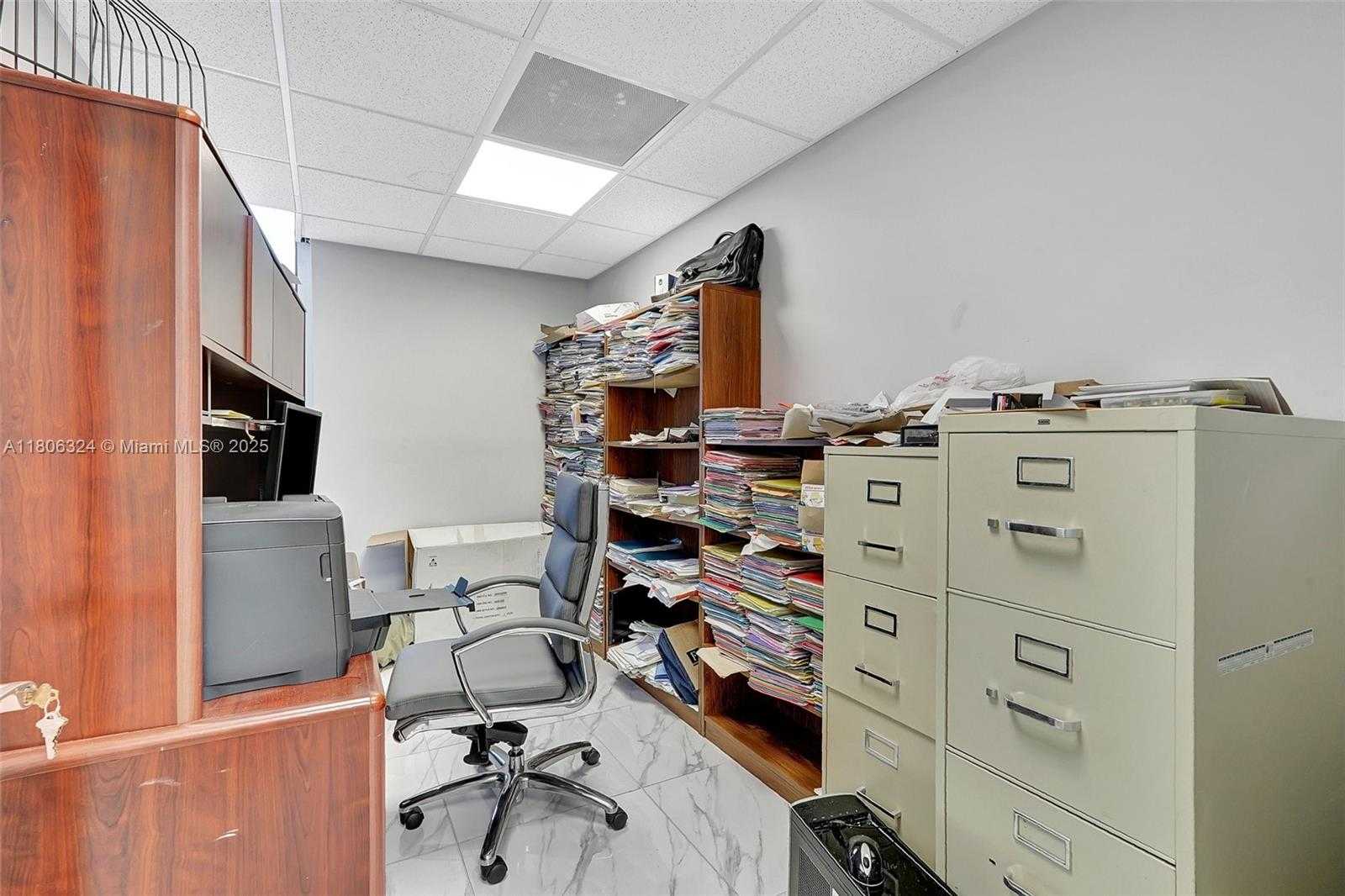 Small Image of 12550 BISCAYNE BLVD #702, North Miami Number 17