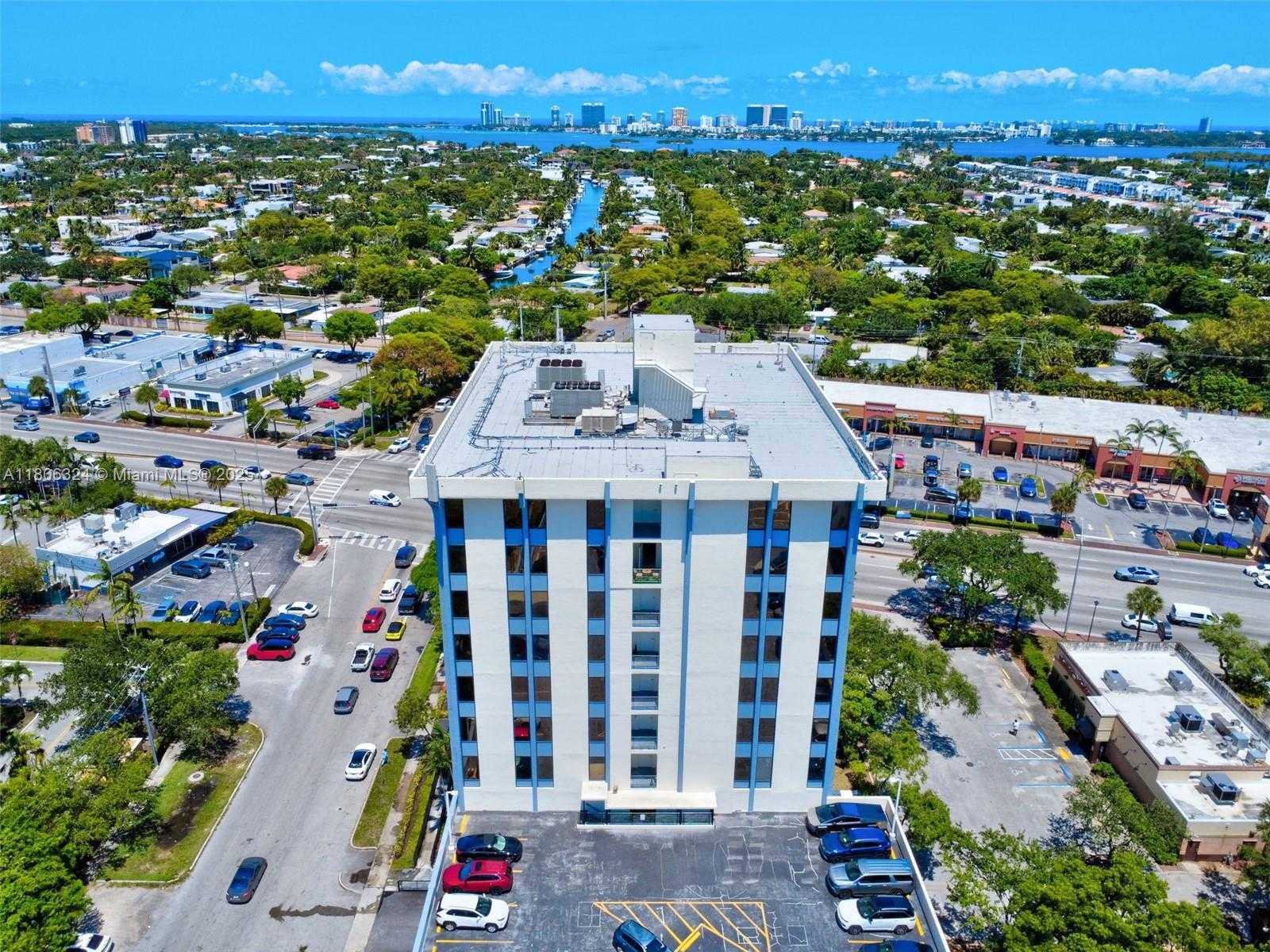 Small Image of 12550 BISCAYNE BLVD #702, North Miami Number 23