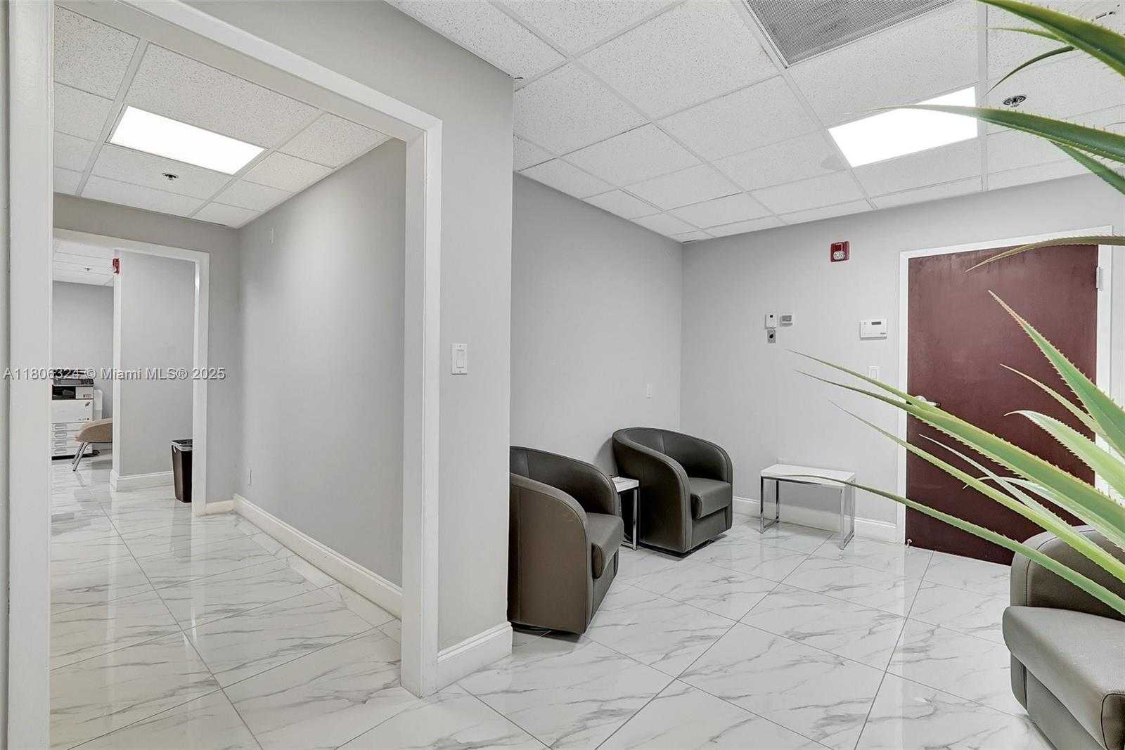 Small Image of 12550 BISCAYNE BLVD #702, North Miami Number 7